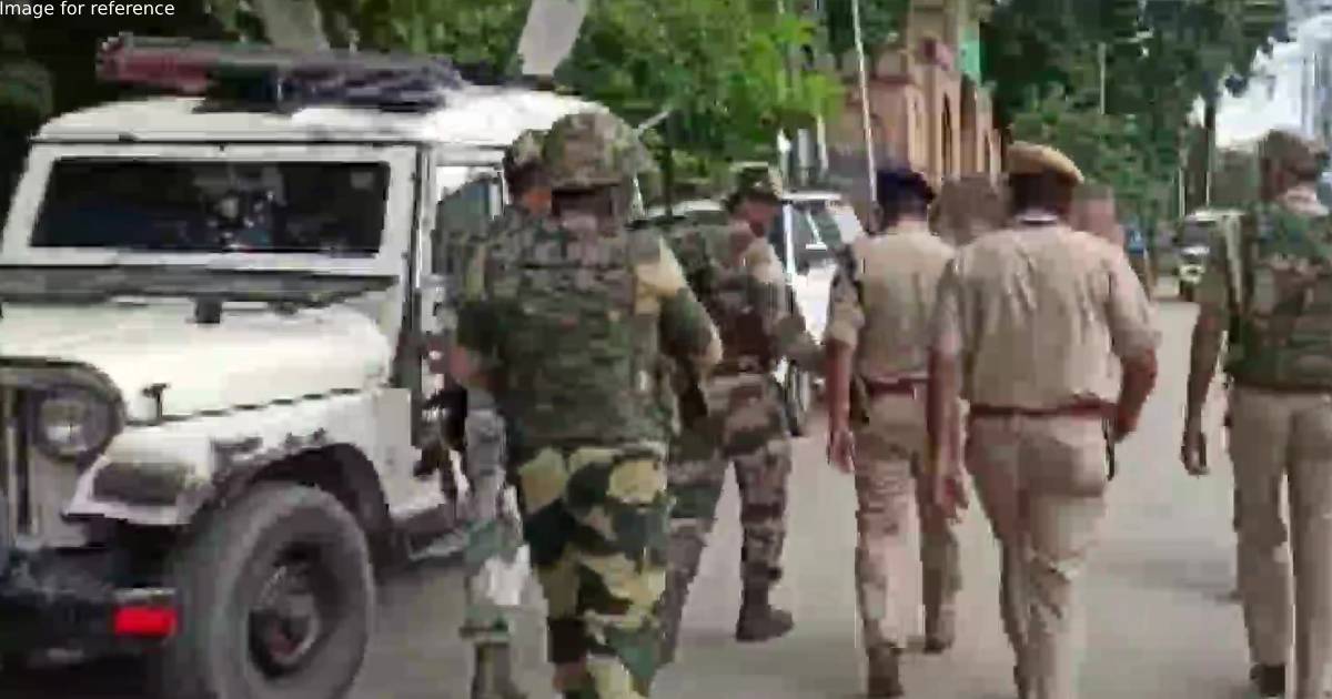 J-K: Terrorists open fire at Police, CRPF in Anantnag; one police personnel injured